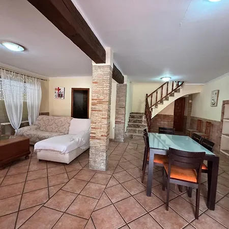 062 Almendro Villa